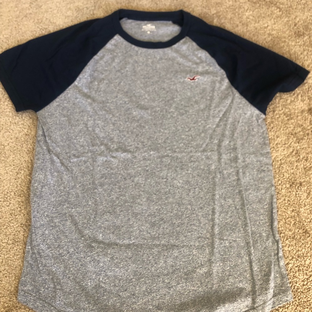 HOLLISTER // Tops Bundle - Picture 4 of 6